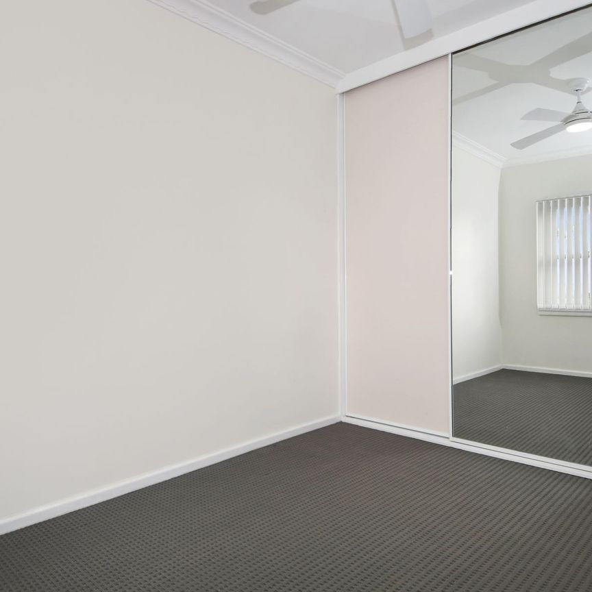 Light, Views & Lifestyle – Freshly Updated Throughout - Photo 1