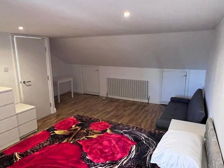 6 bedroom terraced house to rent - Photo 4