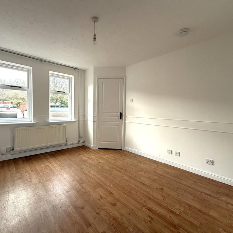 2 bedroom end of terrace house to rent - Photo 1