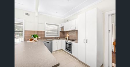 Family Living with Style, Space & Convenience - Photo 4