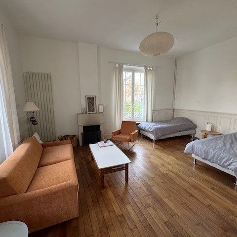 Location Maison 8 pièces 205m² ORGEVAL 78630 - Photo 1