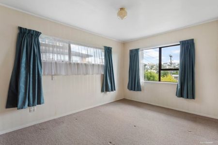 Property Management907 Beach Road, Waiake - House for Rent - Photo 2