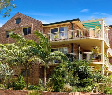 Spacious & Private Top Floor Apartment - Photo 6