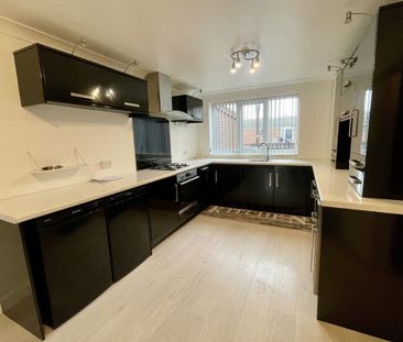 Victor Street - Photo 2