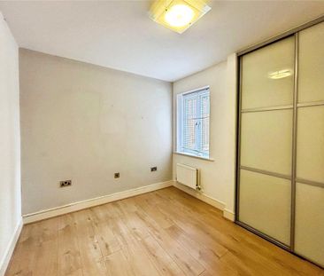 2 bedroom flat to rent - Photo 6