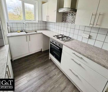Central Drive, Bilston, WV14 - Photo 4