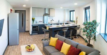 1 bedroom in a flat share to rent - Photo 3