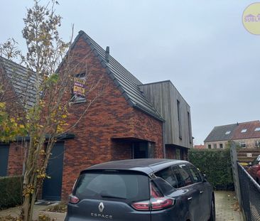 Halfopen bebouwing met 3 slaapkamers. - Foto 2