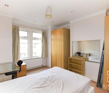 4 bedroom terraced house to rent - Photo 2