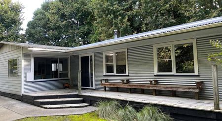 Spacious 3 Bed, 2 Bath Home w garage & workshop - Photo 5