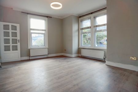 4 Bed End Terrace, Longhurst Road, SE13 - Photo 2