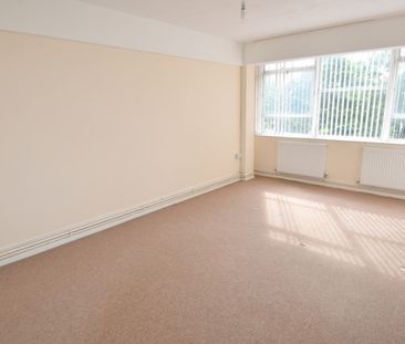 3 bedroom apartment to rent - Photo 4