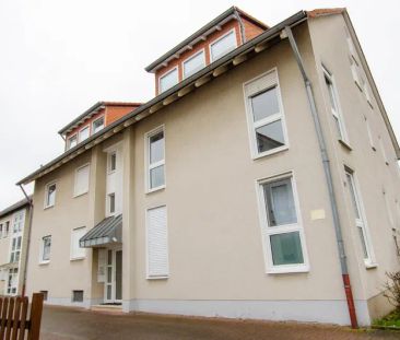 Moderne 2 Zimmer-Wohnung im Dachgeschoss mit Loggia und Stellplatz - Foto 6