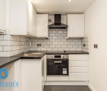 2 bed Flat for Rent - Photo 6