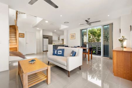 24C Bindaree Street, Greenslopes. - Photo 3