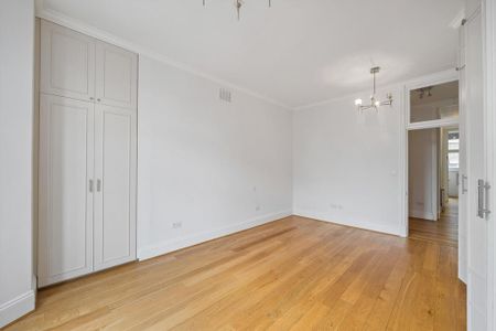 3 bedroom flat to rent - Photo 5