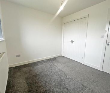 3 bedroom end of terrace house to rent - Photo 3