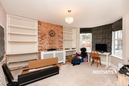 4 bedroom detached house to rent - Photo 2