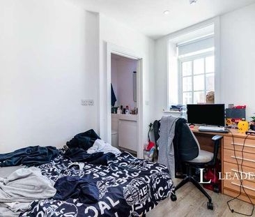 Bishops Hall, Thames Street, KT1 - Photo 1