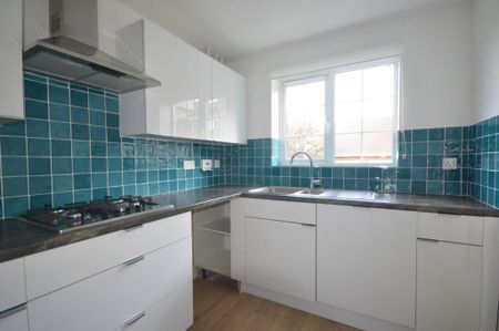 3 bedroom detached house to rent - Photo 5