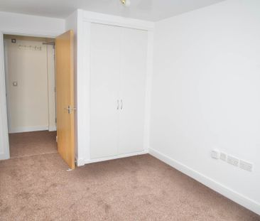 Fixed Price £1,500 pcm - Available Now - Unfurnished - Photo 6