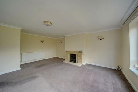 2 bedroom semi-detached bungalow to rent - Photo 4