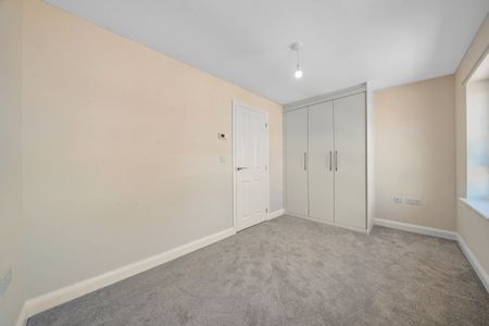 Southwold Drive, Peterborough, Hampton Beach - Photo 2