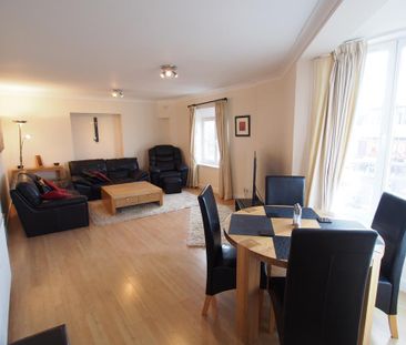 3 bedroom flat to rent - Photo 3