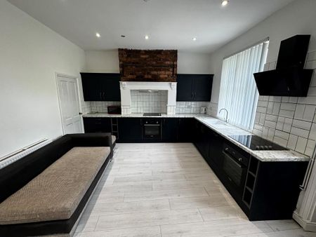 1 bedroom in a house share to rent - Photo 3