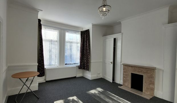 Lathom Road, East Ham, London E6 - Photo 1