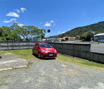 Close to town - Photo 3