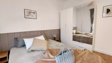 Room in a shared 5-bedroom apartment for rent in Delicias. - Photo 2