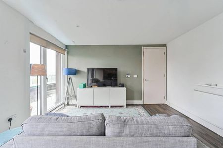 3 bedroom flat to rent - Photo 2