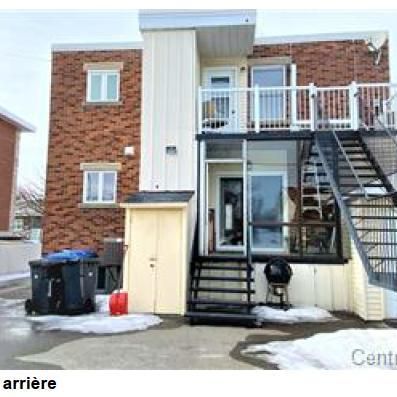 Grand 5 1/2, très propre disponible immédiatement - Photo 3