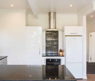 Easy care living on Havill - Photo 3