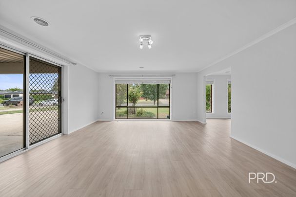 3 Undurra Dr, Glenfield Park NSW 2650 - Photo 1