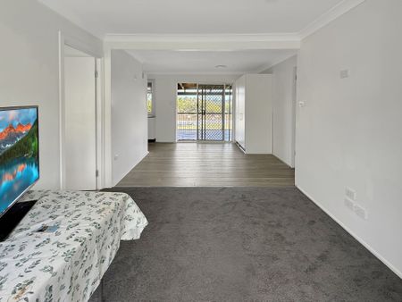 LIFESTYLE LIVING: 4-BEDROOM HOME WITH POOL & BIG BACKYARD - Photo 2