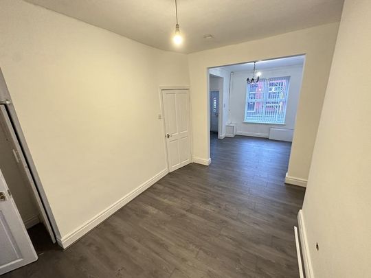 3 bedroom terraced house to rent - Photo 1