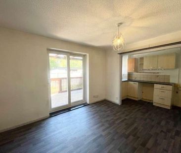 Newling Close, Beckton, E6 - Photo 4