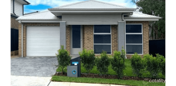 Brand New 5-Bedroom Home in the Heart of Austral - Photo 2