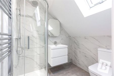 4 bedroom end of terrace house to rent - Photo 5