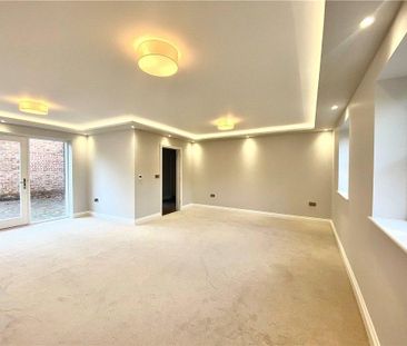 4 bedroom terraced house to rent - Photo 1