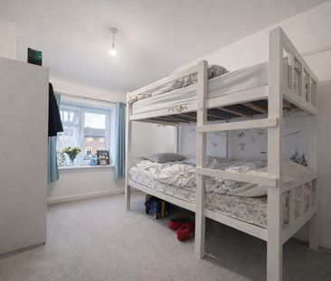 Spearing Road, High Wycombe, Buckinghamshire, HP12 3JR - Photo 4