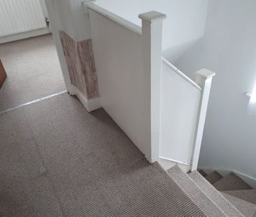 3 Bed Semi-Detached House, Richmond Avenue, LS6 - Photo 2