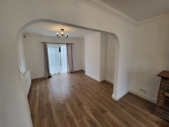 Large 3 Bed Property - Photo 1