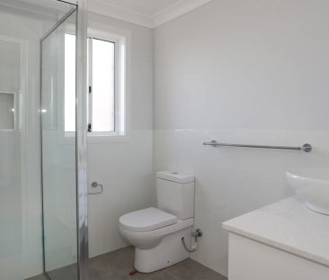 Private Villa with Rural Views in North Orange Location - Photo 6