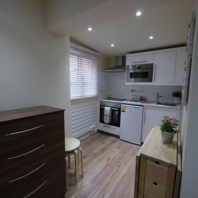 Studio to rent - Photo 1
