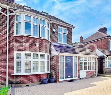 4 bedroom semi-detached house to rent - Photo 5