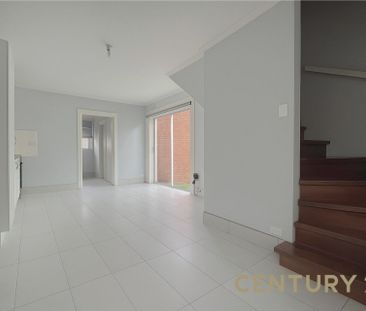 Private & Peaceful Living in a Prime Dandenong Location - Photo 3