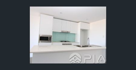 Modern & Comfortable apartment, featuring Magnificent Park Views!! - Photo 4